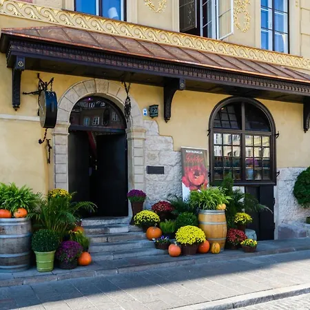 Apartment Rynek Starego Miasta 19